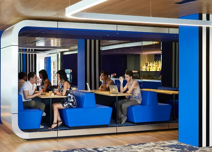 Yooma Urban Lodge Tour EiffelHotel Parigi